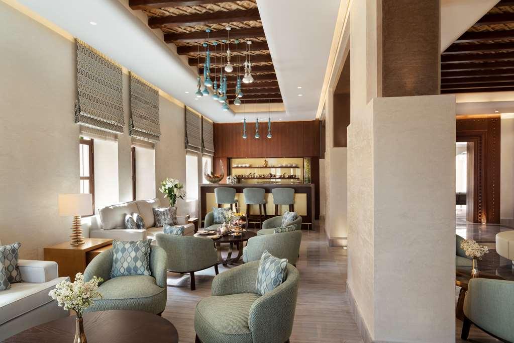 Souq Al Wakra Hotel Qatar By Tivoli Al Wakrah Interior foto The Bar