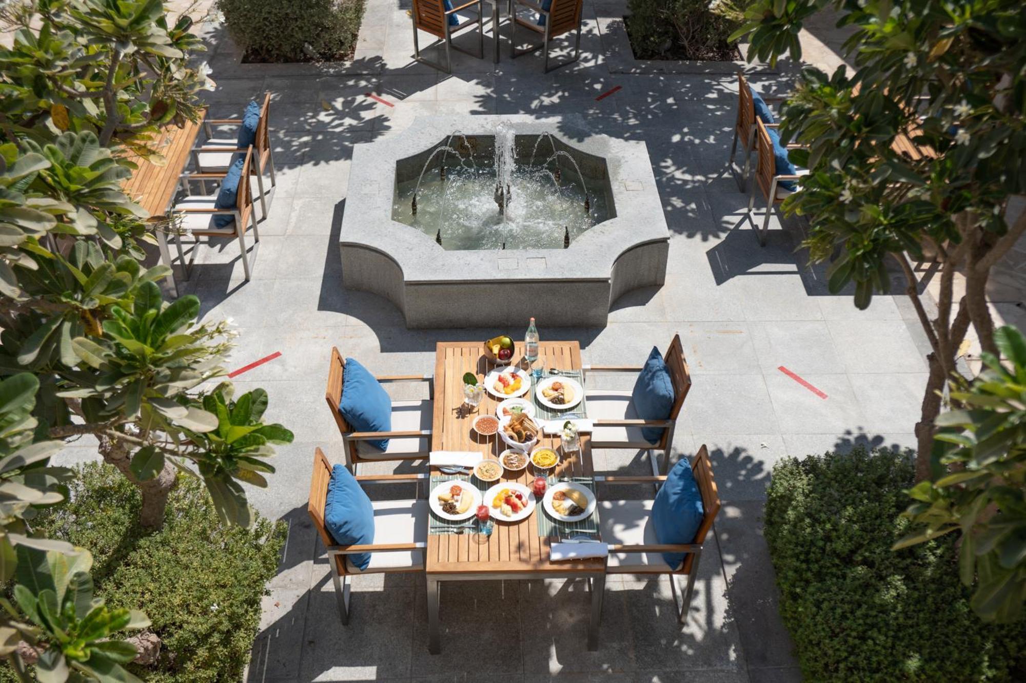 Souq Al Wakra Hotel Qatar By Tivoli Al Wakrah Bagian luar foto The hotel's courtyard