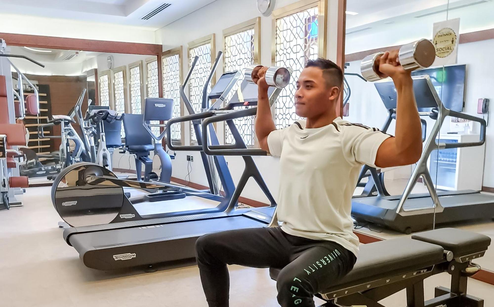 Souq Al Wakra Hotel Qatar By Tivoli Al Wakrah Bagian luar foto A man lifting weights