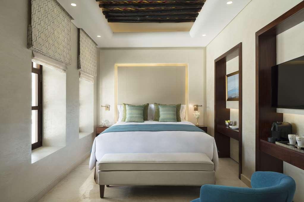 Souq Al Wakra Hotel Qatar By Tivoli Al Wakrah Ruang foto A bedroom at the hotel