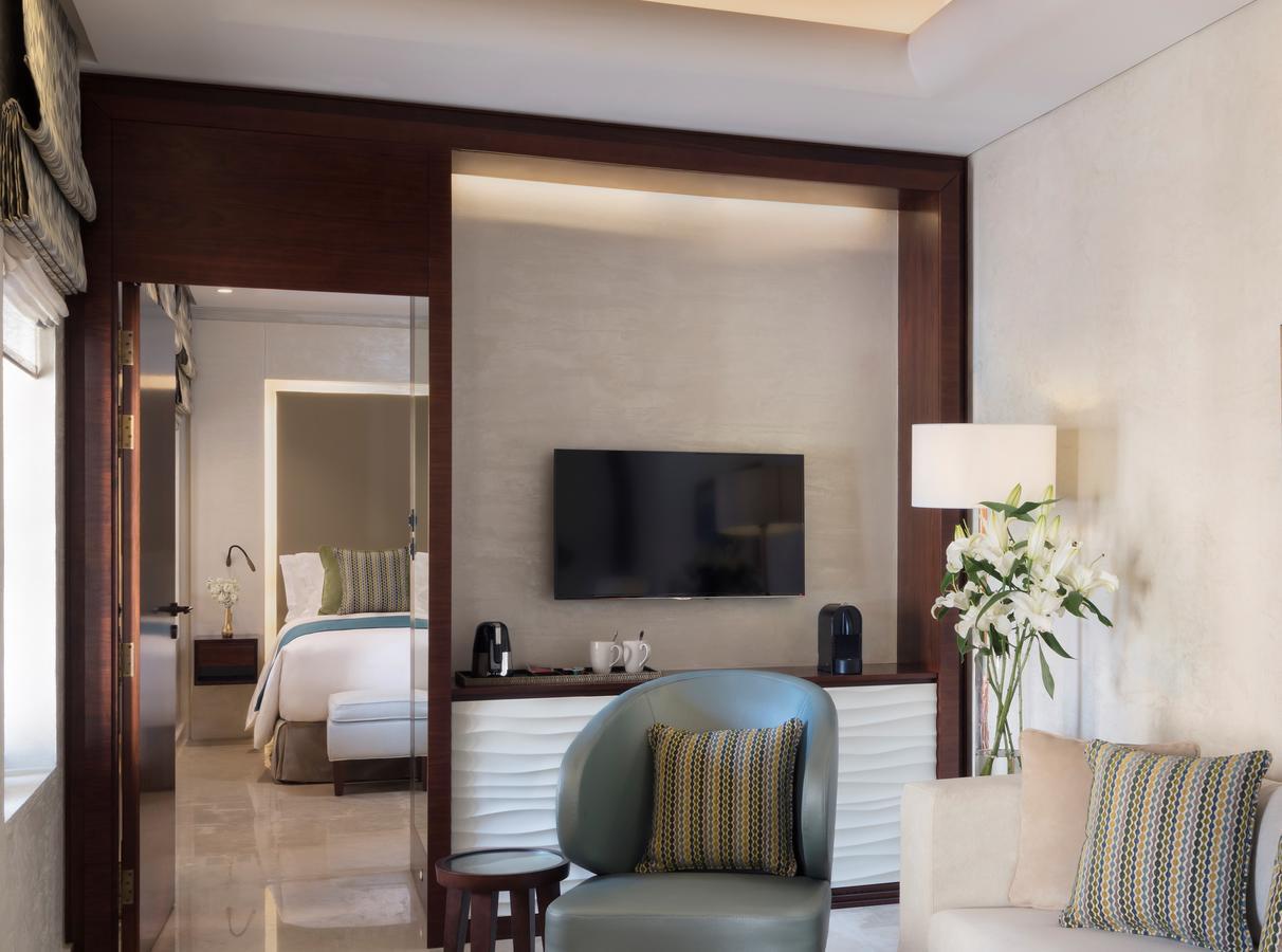 Souq Al Wakra Hotel Qatar By Tivoli Al Wakrah Ruang foto A suite at the Taj Mahal Palace